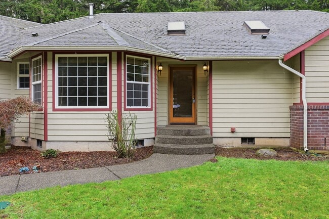 Building Photo - Move in ready! 3 bed, den, 2 bath rambler on 4.62 acres with pasture in Tumwater School District.