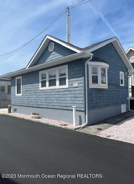 Primary Photo - 118 W Chadwick Way