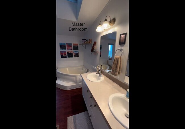 Foto del edificio - 5083 N Thornton Pl