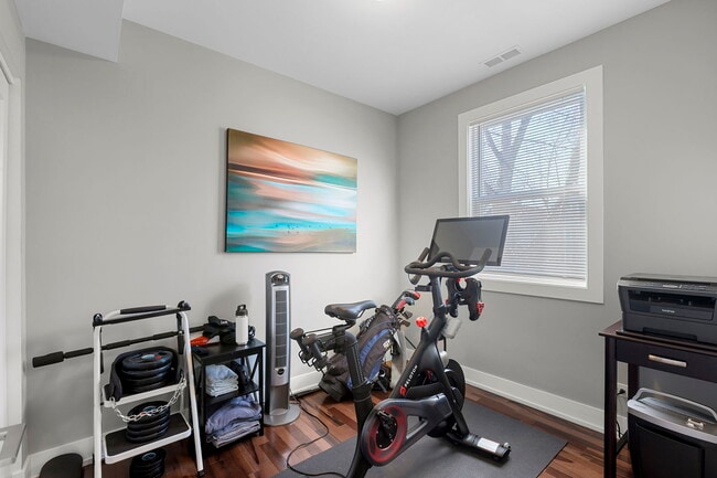 Foto del edificio - 3026 N Allen Ave