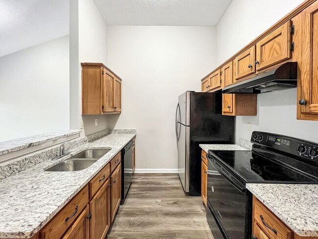 Building Photo - 5669 Kaitlyn Dr W