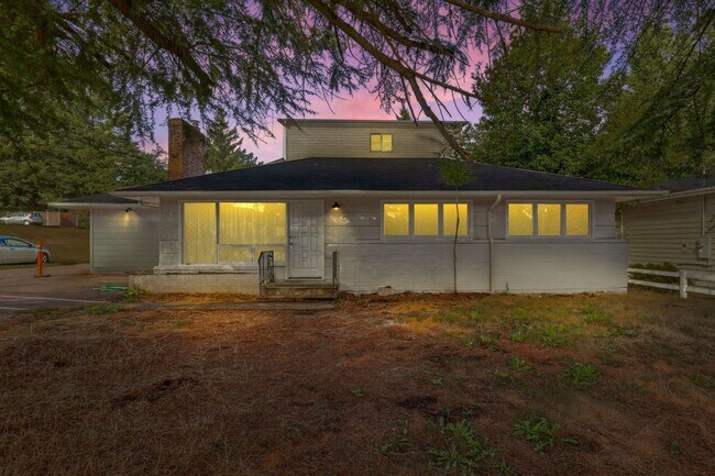 Foto del edificio - 4 bedroom: Single Level SE Portland Home