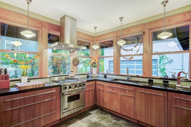 Building Photo - 4509 Avenue A
