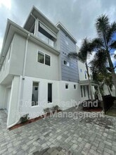 Building Photo - 521 Peachtree Rd