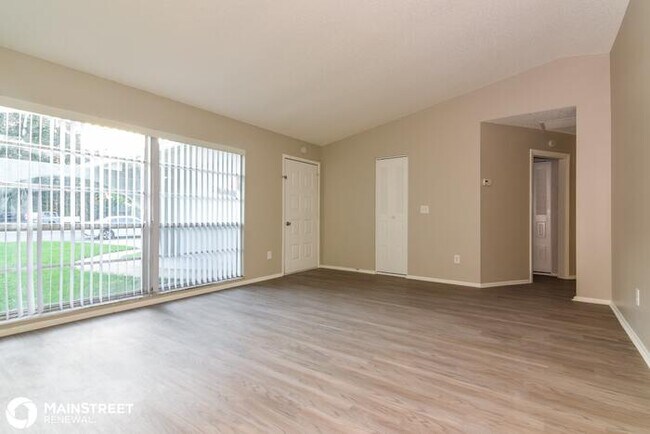 Foto del edificio - 14513 Arbor Hills Rd, Tampa, FL 33625
