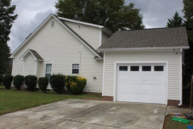 Building Photo - 7145 Missionary Ridge Dr