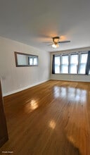 Building Photo - 5453 S Everett Ave