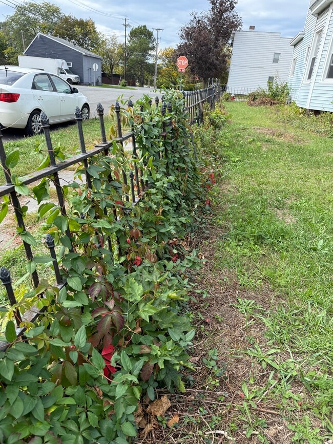 Building Photo - 280 3rd Ave