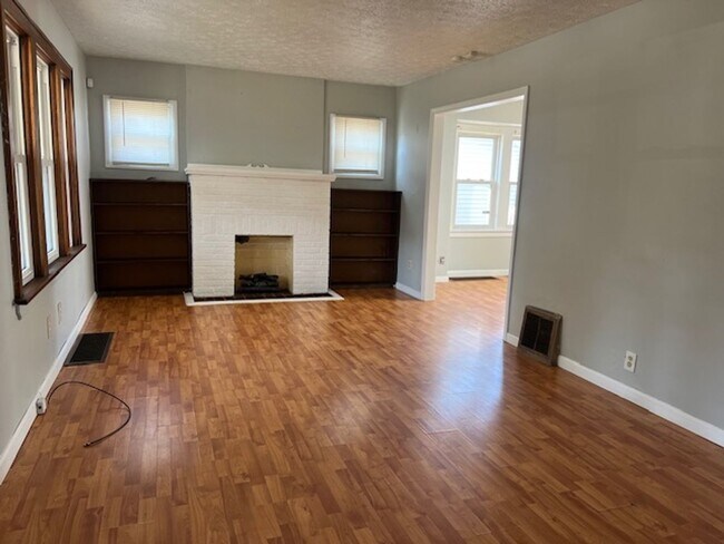 Building Photo - 3BR South Akron Classic with Deck, 2-Car G...