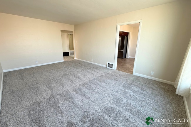 Building Photo - Fully Remodeled 3BR/2BA Home with 2 Car Garage in SF