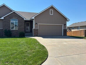 Building Photo - 2107-2111 E Village Estates Dr