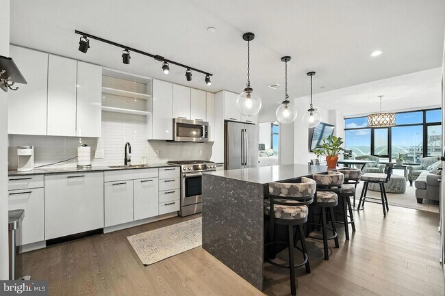 Foto del edificio - 70 N Street SE Unit 913