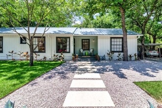 Building Photo - 1800 A Ln