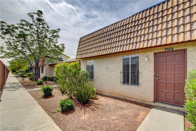 Building Photo - 3928 Torsby Pl