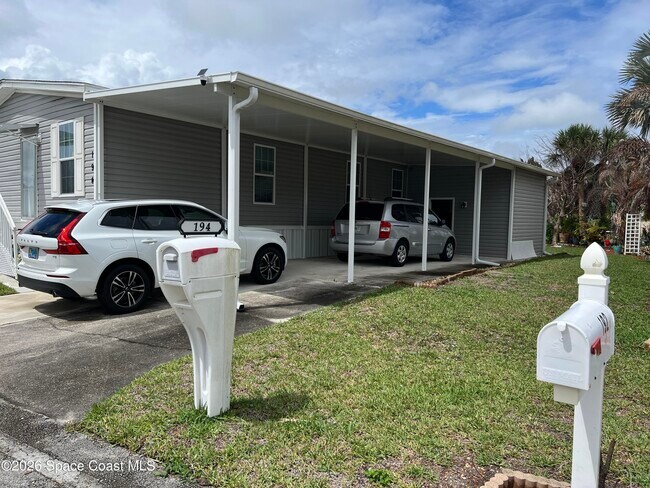 Foto del edificio - 194 Holiday Park Blvd NE