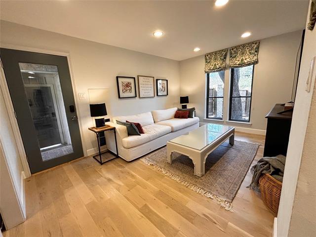 Building Photo - 3701 Hulen Park Dr