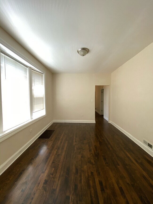 Foto del edificio - 9102 S Kingston Ave