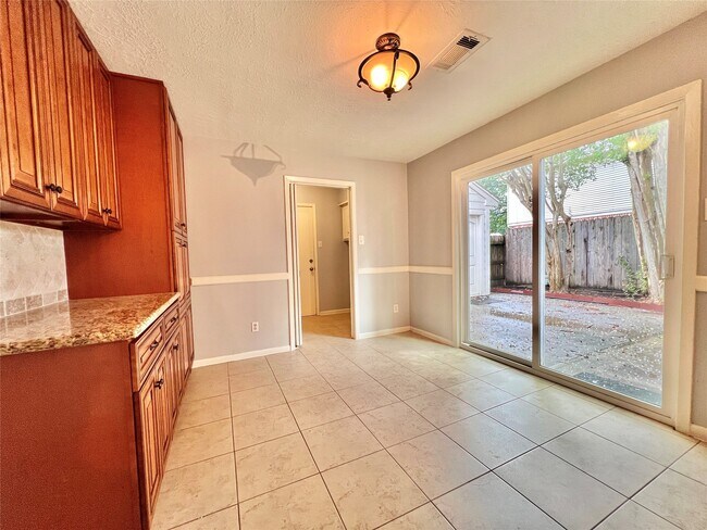 Foto del edificio - 11407 Briar Rose Dr