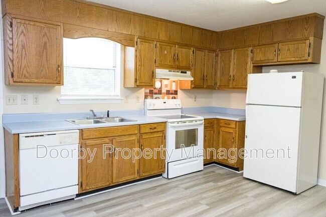 Foto del edificio - 7808 Holiday Hills Cir