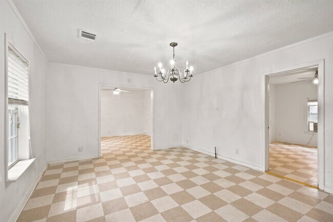 Foto del edificio - 5005 Lyons Ave