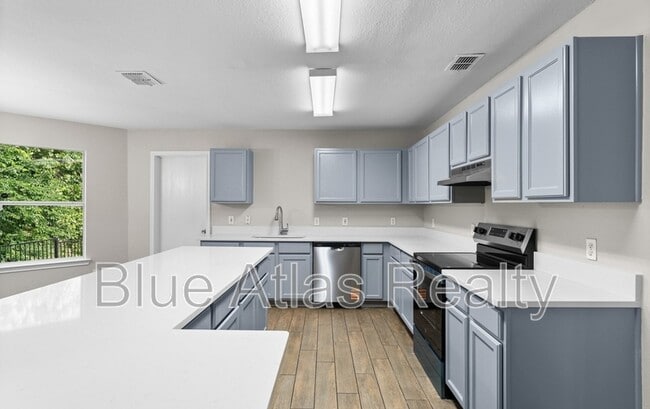 Building Photo - 1817 Cedarbriar Dr