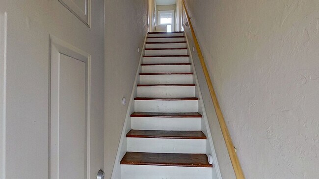 Building Photo - Palm Avenue Triplex