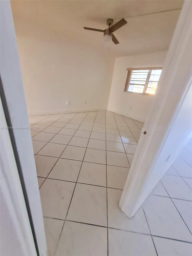Foto del edificio - 2820 NE 201st Terrace