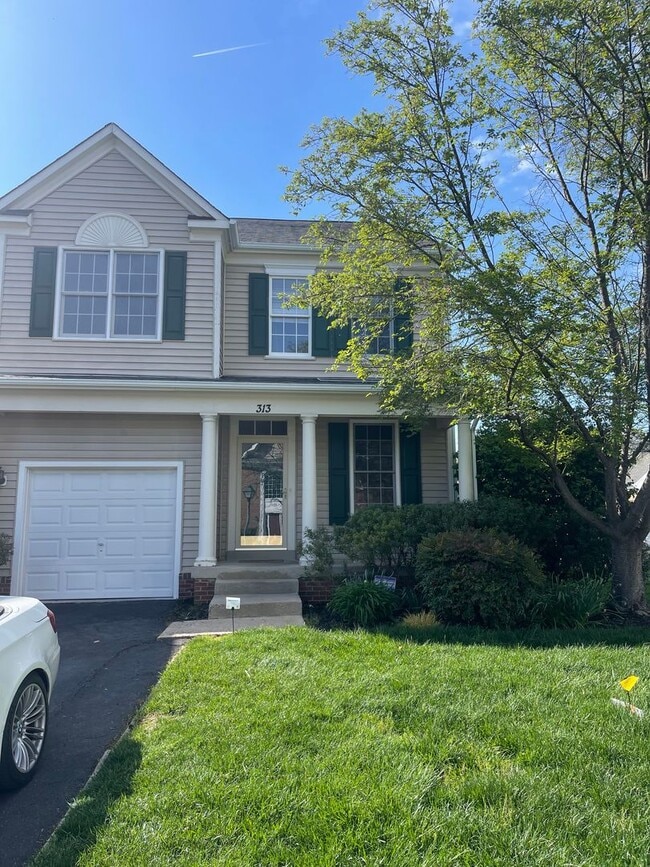 Building Photo - Single family home in Quince Orchard Park,...