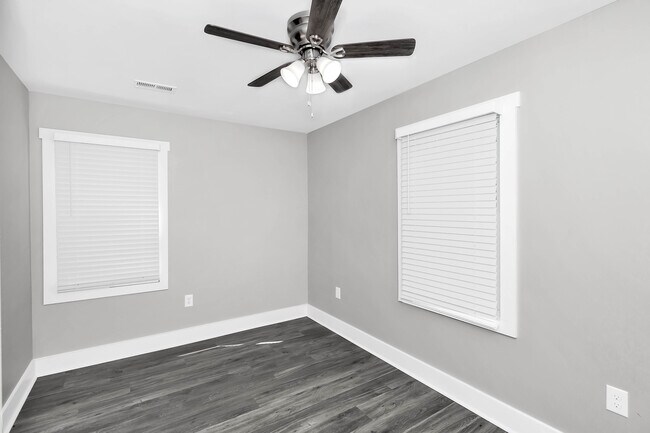 Foto del edificio - 908 Fairway Dr NW