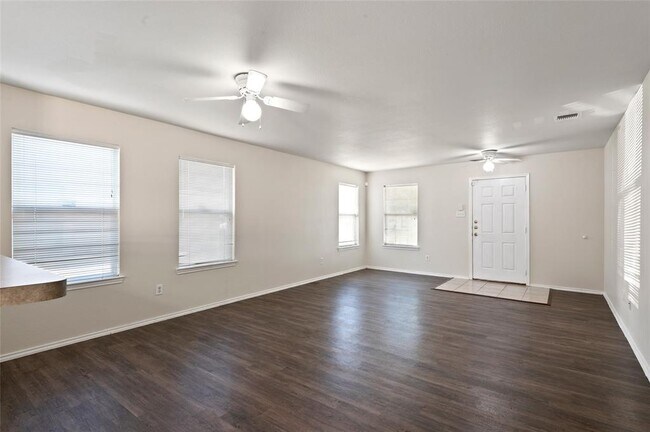 Building Photo - 20827 Clay Landing Ln