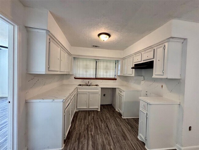 Foto del edificio - 7211 Orlando St