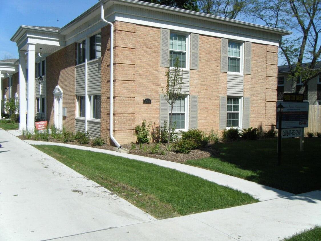 Photo - 5142 Fairview Ave (Downers Grove, IL)