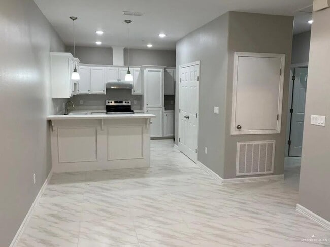 Building Photo - 15 Texas S Blvd