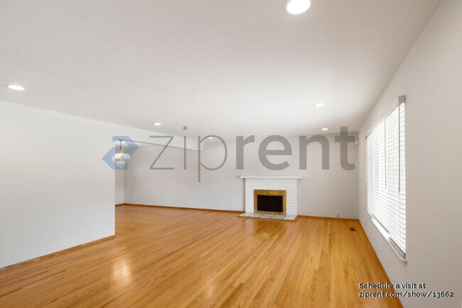 Building Photo - 12332 Saraglen Dr