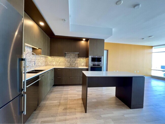 Building Photo - 13495 Central Ave