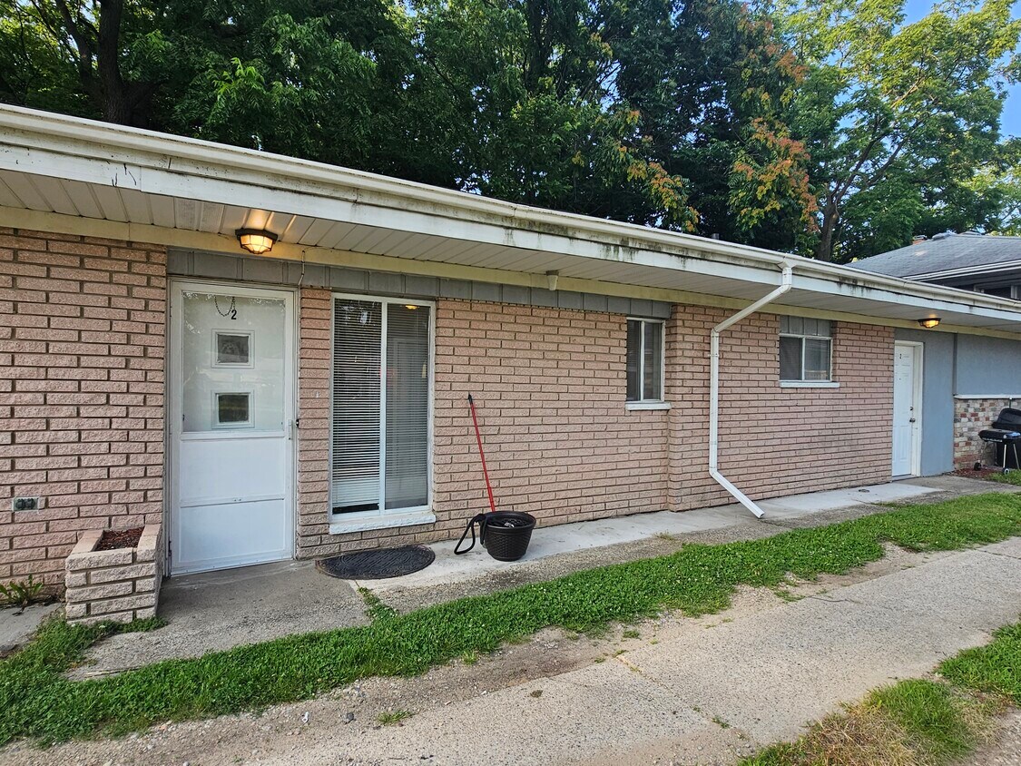 Primary Photo - 472 2nd St