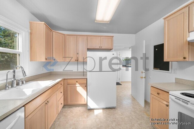 Foto del edificio - 2204 Kauffman Ave