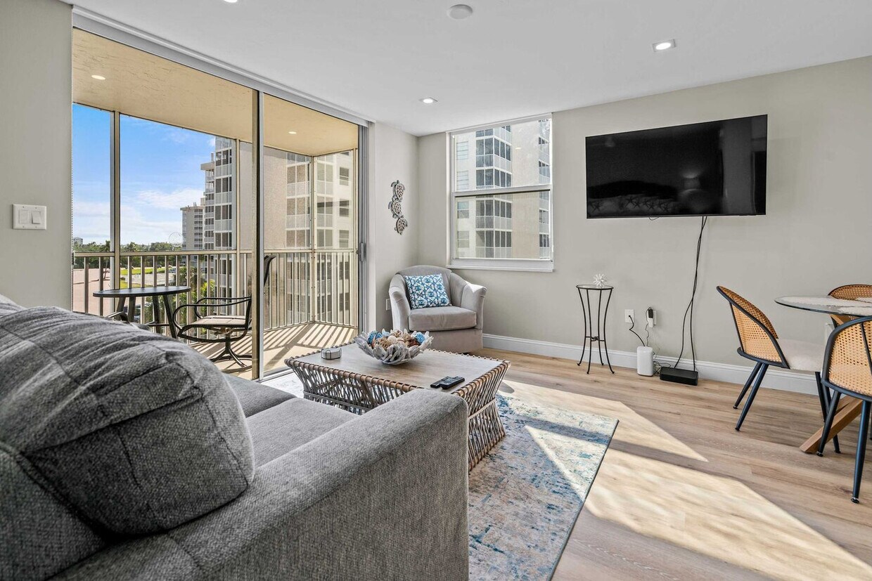 Foto principal - 5900 Bonita Beach Rd SE