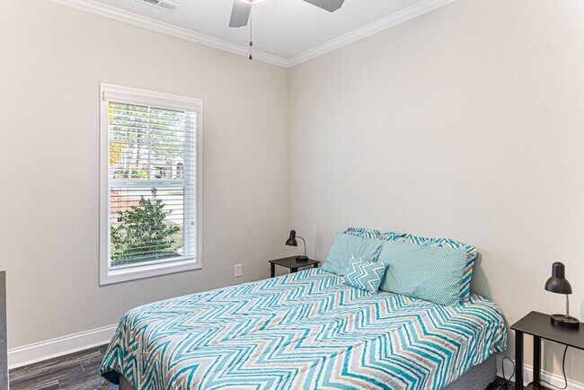 Foto del edificio - Southern Pines Gem! Pool and fenced backyard!