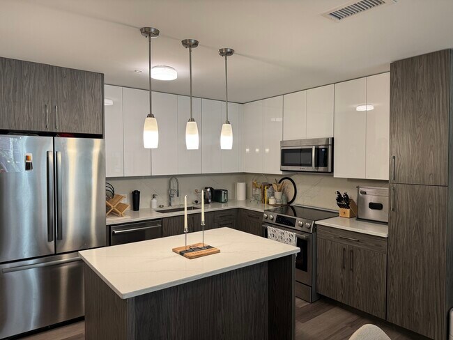 Building Photo - 771 Harrison Ave