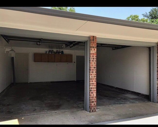 Building Photo - 413 Darlene Ln