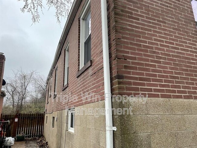 Building Photo - 2139 Kappel Dr