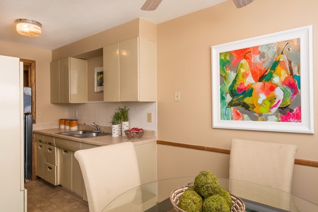 Kitchen - Brentwood Park Townhomes