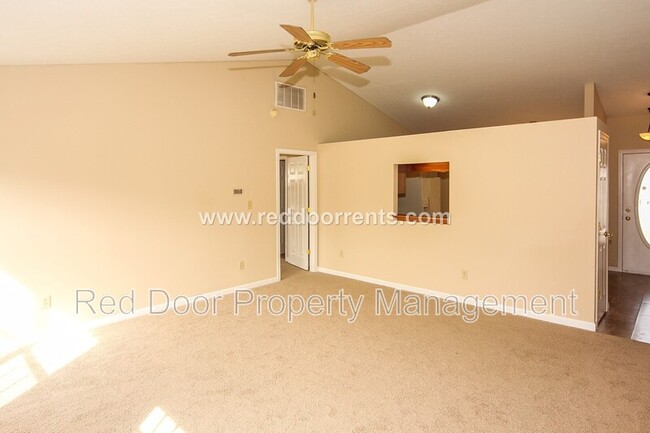 Building Photo - 10051 Long Meadow Dr