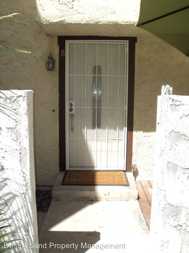 Foto principal - 5029 Spencer St