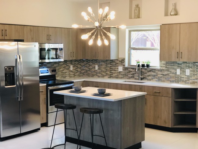 Building Photo - Regency at Nora Townhomes