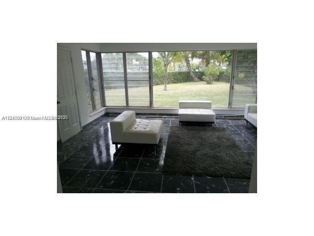 Foto principal - 1100 N Shore Dr