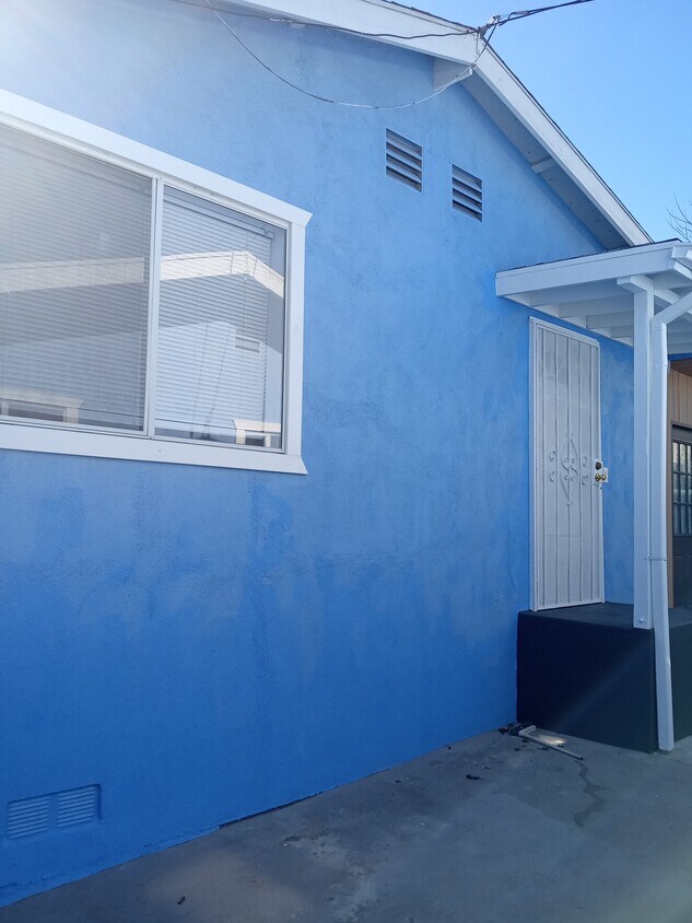 Building Photo - 6076 Roy St