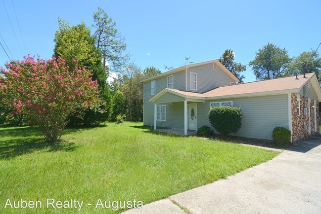 Building Photo - 2316 Hiwatha Dr