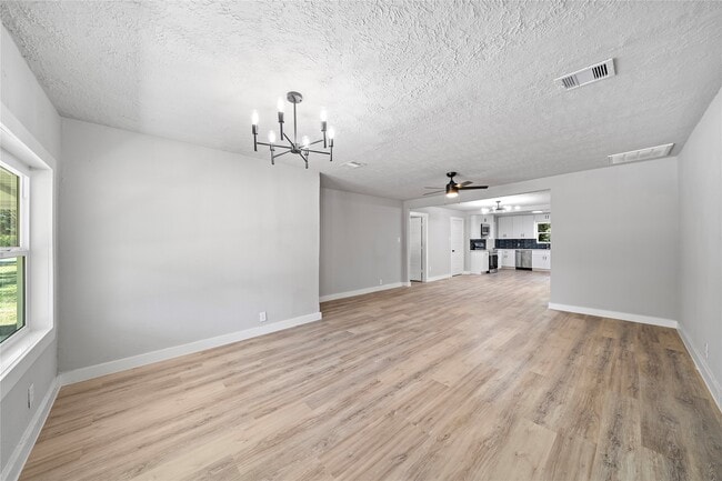 Foto del edificio - 1004 W Harris Ave